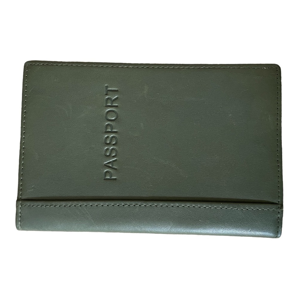 Travel Accessory Bundle 🌍 - Picture 2 of 15